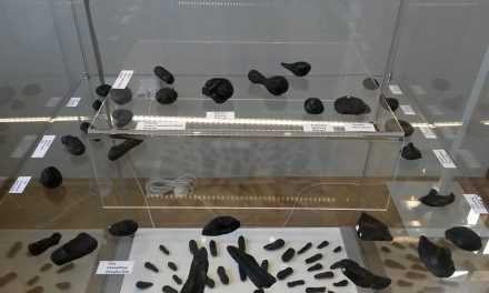 Výstava Vltavíny a jiná přírodní skla