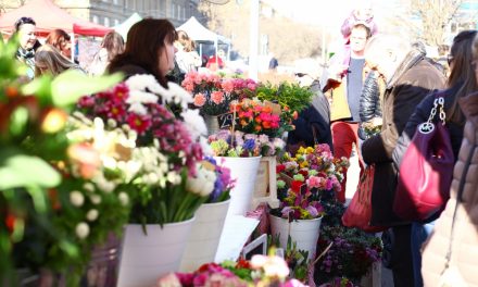 Jarní trhy na náměstí Republiky