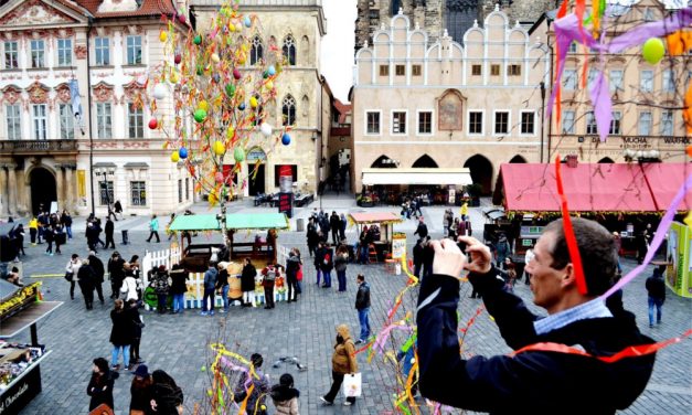 Staroměstské náměstí o Velikonocích