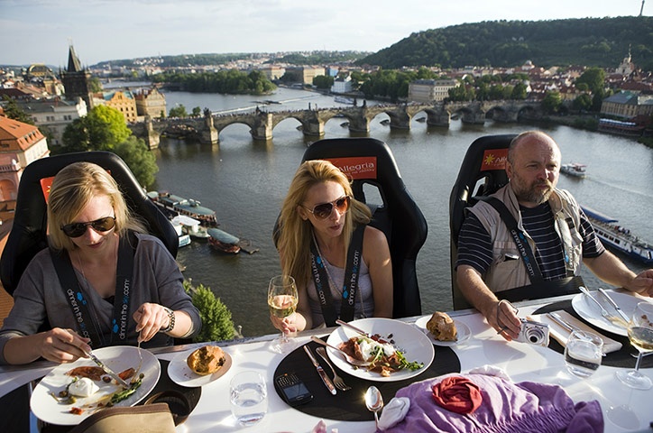 Dinner in the Sky Prague 2017 - Rlax Kam na výlet