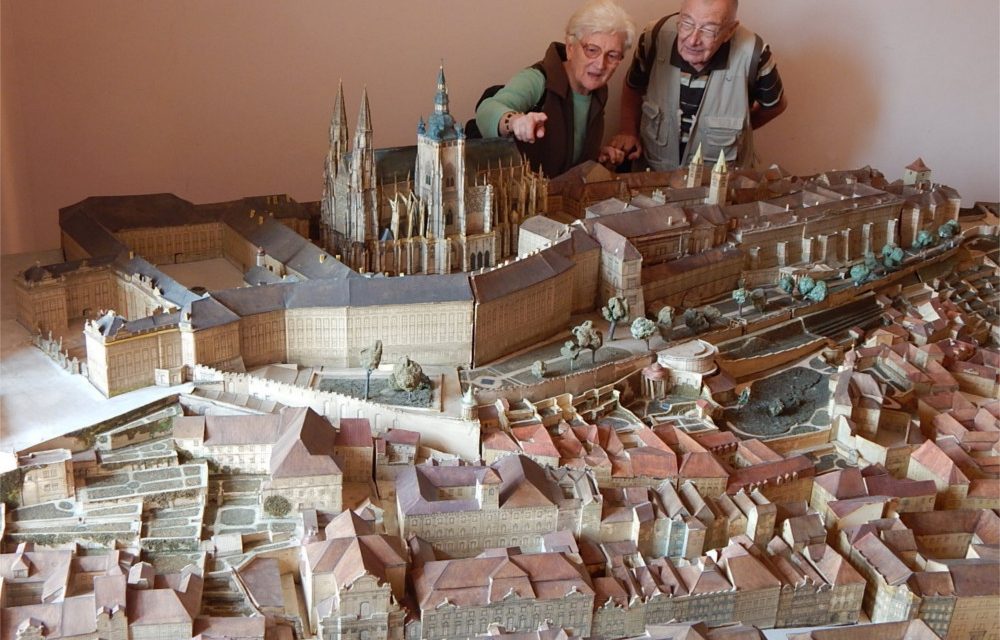 Papírový model Prahy – výstava v Zámecké galerii Holešov