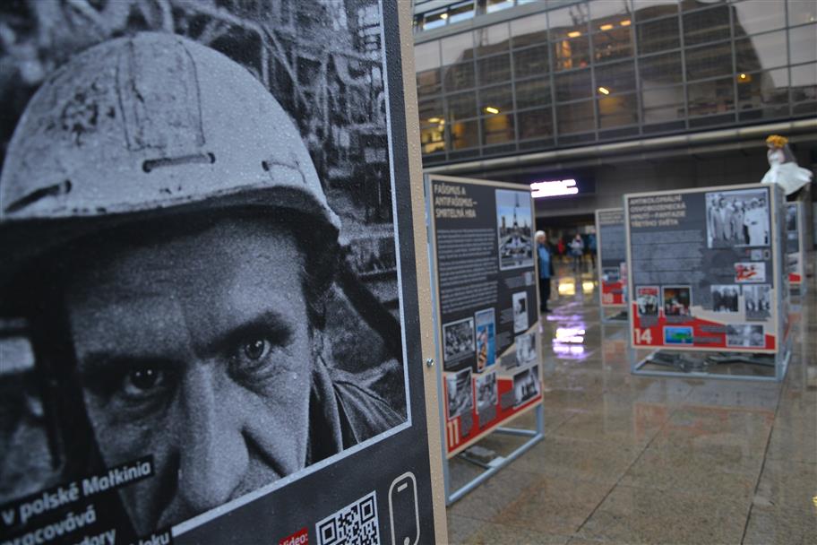 Komunismus a jeho epocha – venkovní výstava na náměstí Václava Havla v Praze