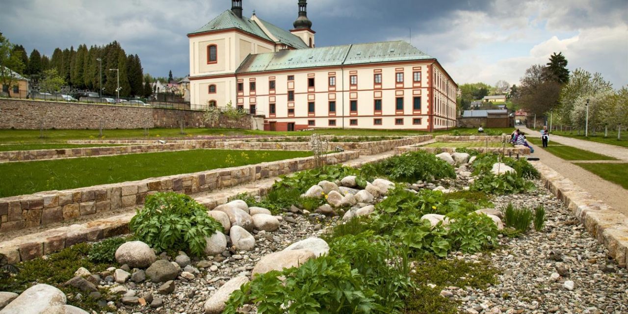 Víkend otevřených zahrad – klášterní zahrada a zámecký park ve Vrchlabí