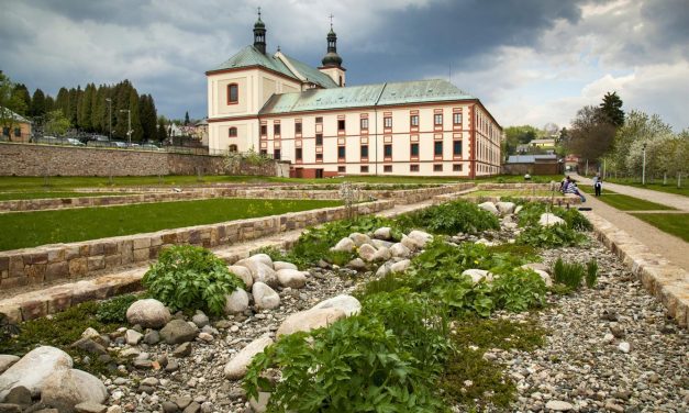 Víkend otevřených zahrad – klášterní zahrada a zámecký park ve Vrchlabí