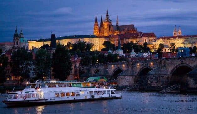 Adventní plavby Prahou s Prague Boats