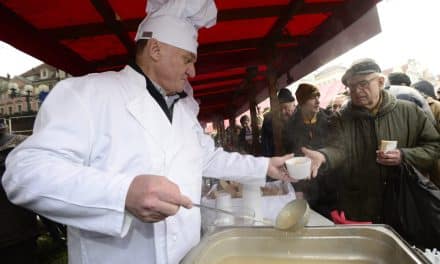 Rybí polévka na Staroměstském náměstí