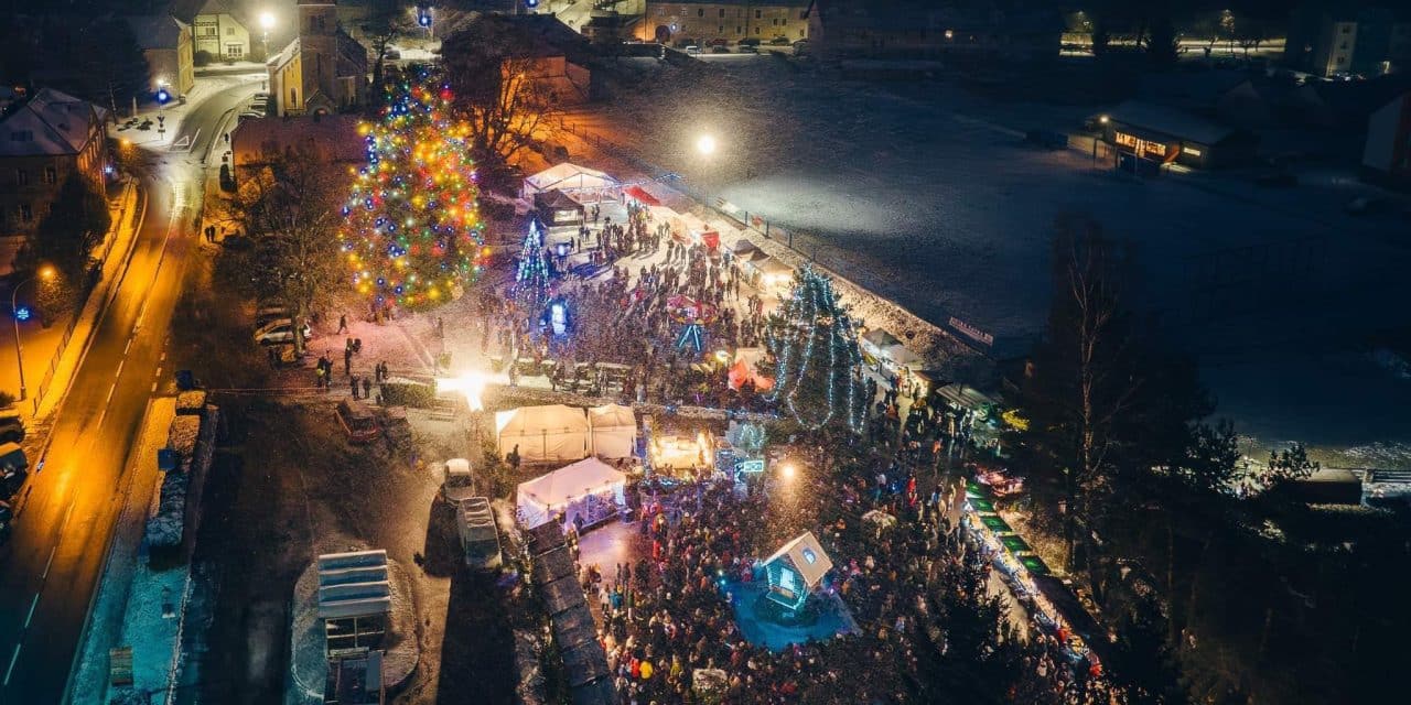 Jarmark trochu jinak – Dívka na koštěti